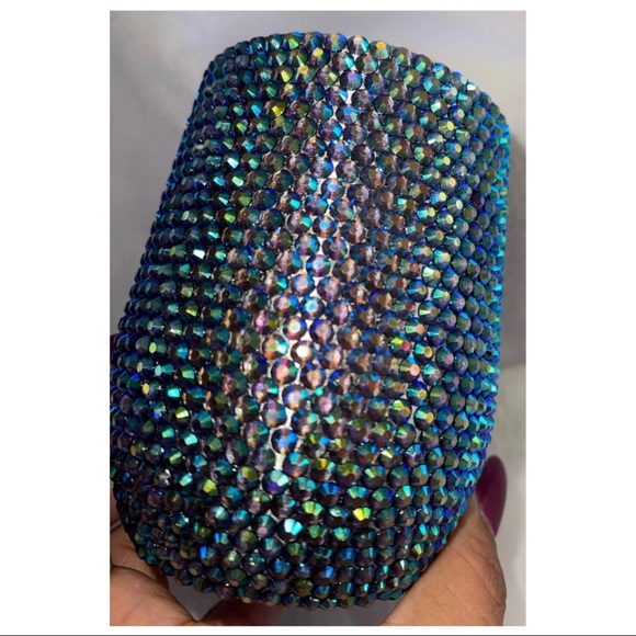 Rhinestone 12oz stemless wine glass w/lid. - Picture 4 of 4